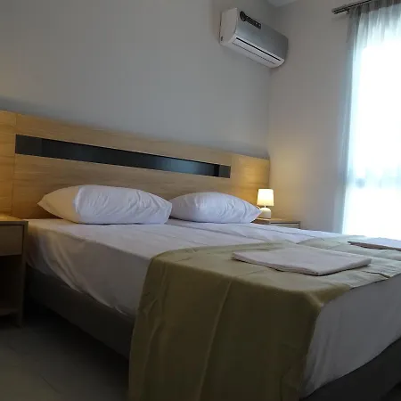 Cosmos Aparthotel 3*